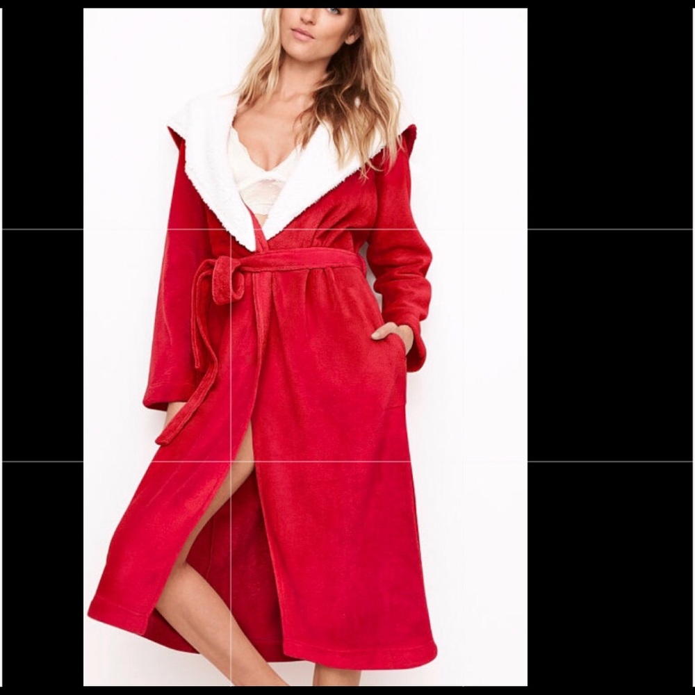 Victoria secret plush Sherpa Robe.